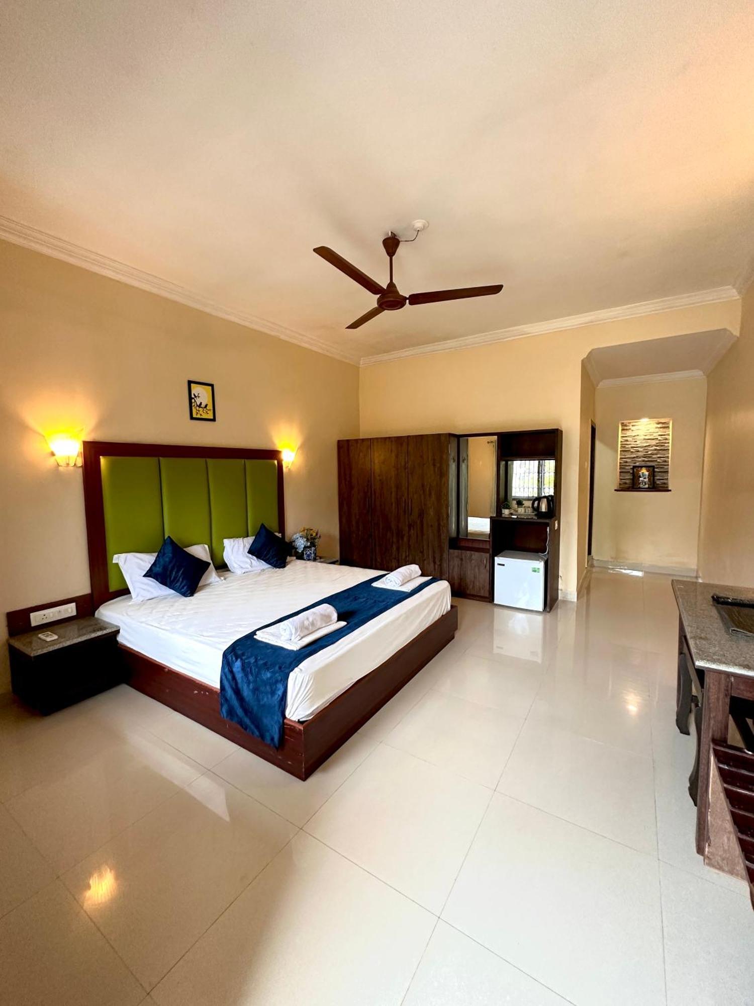 Hotel Riverside Baga Rum bild